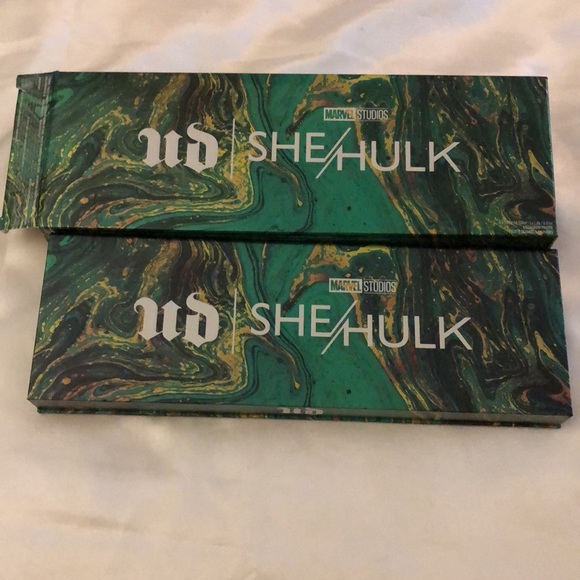 Urban Decay X Marvel Studios She Hulk 13 Pan Eyeshadow Palette 11.6g NIB - Picture 6 of 11